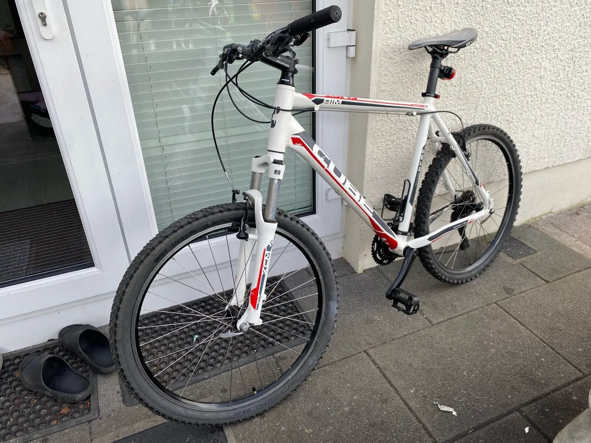 Cube CMPT 22 inch frame 24 speed 26 inch - Image 3
