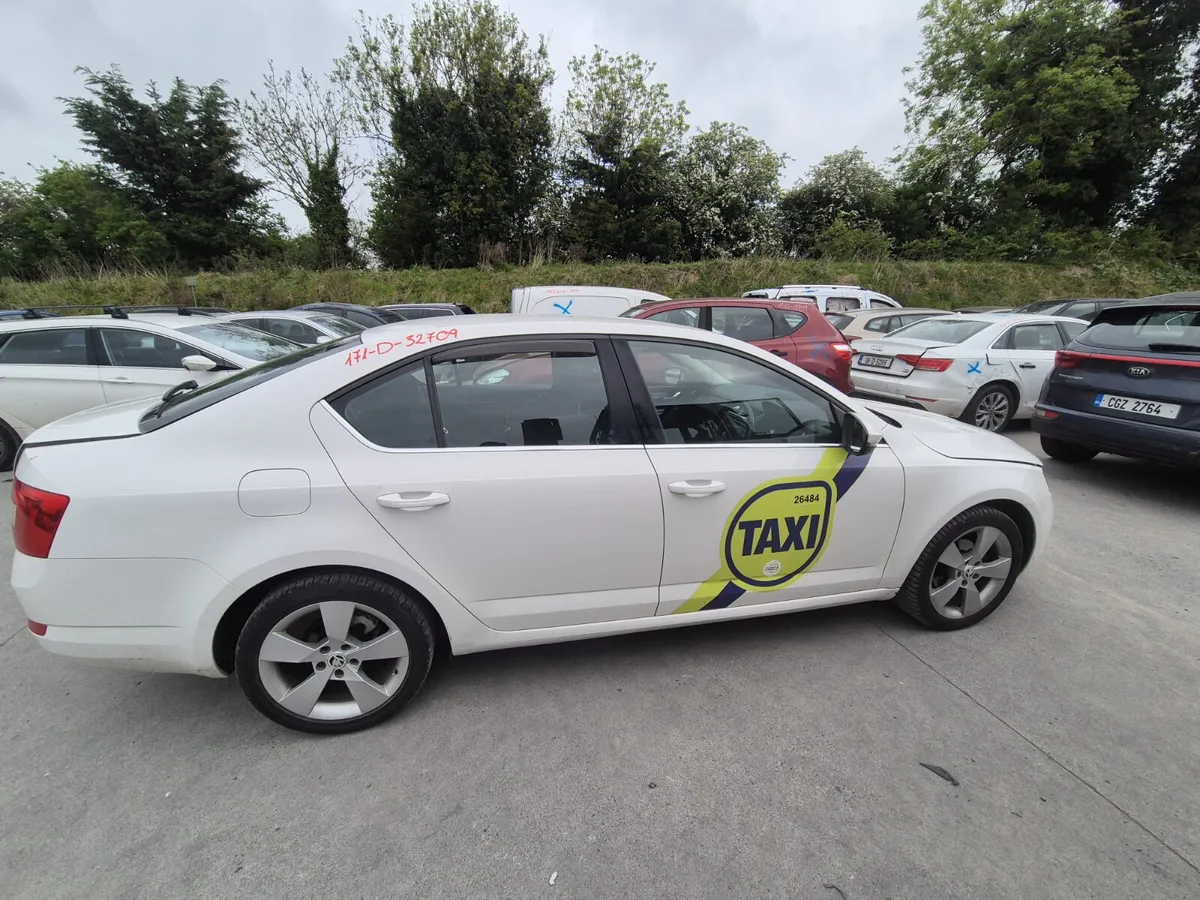 2017 Skoda Octavia *For Parts* - Image 3