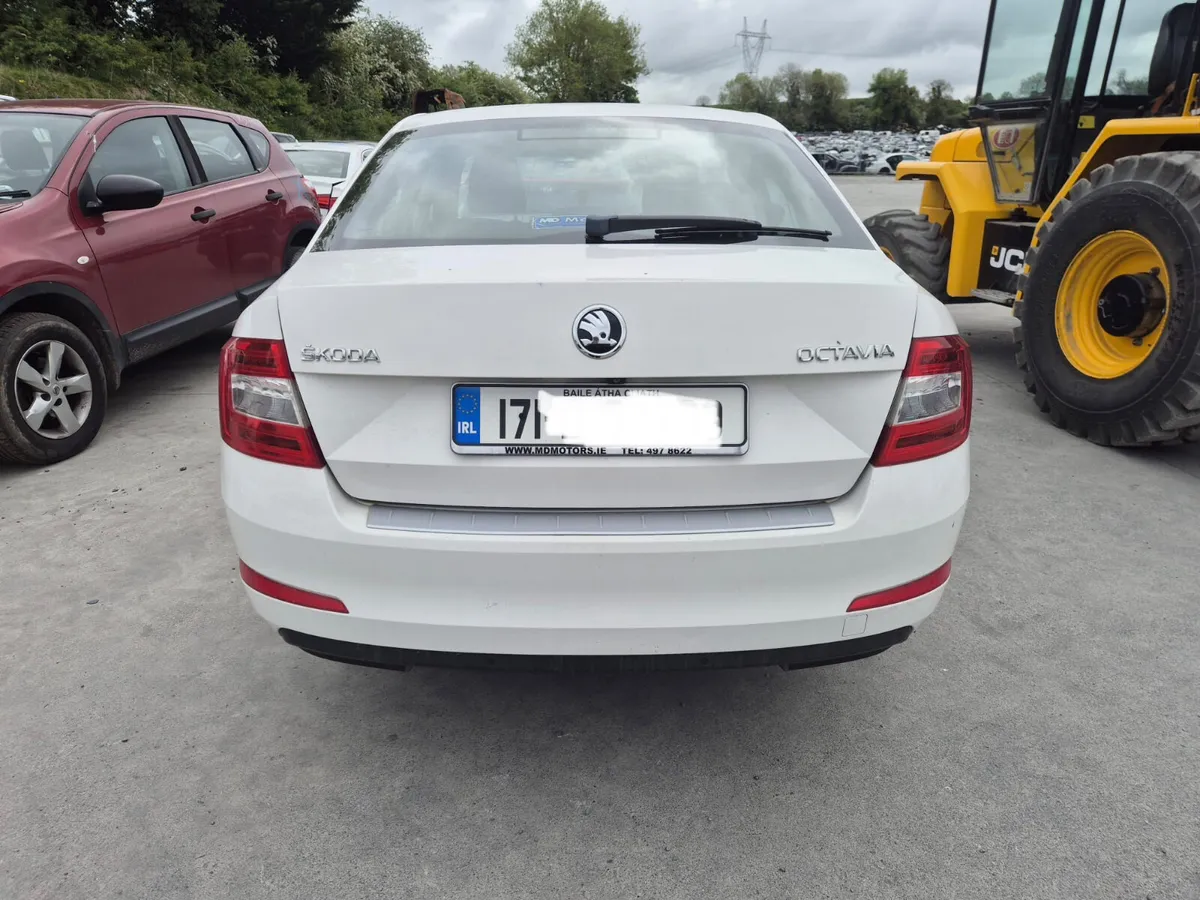 2017 Skoda Octavia *For Parts* - Image 2