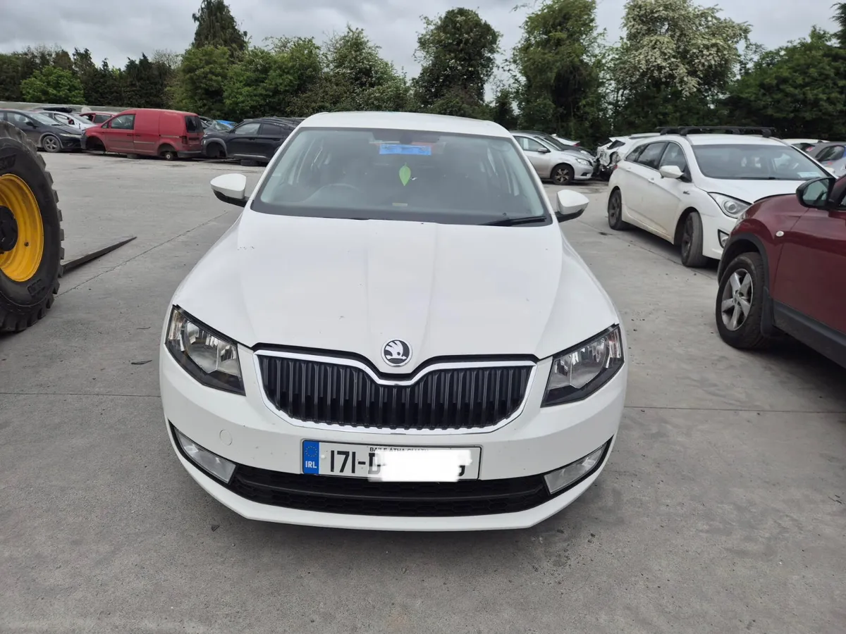 2017 Skoda Octavia *For Parts* - Image 1
