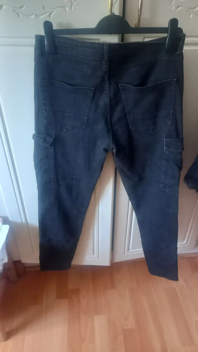 Mens cargo trousers - Image 1