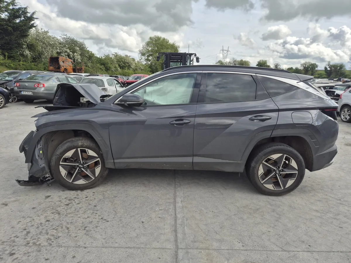 2025 Hyundai Tucson 1.6d *For Parts* - Image 3