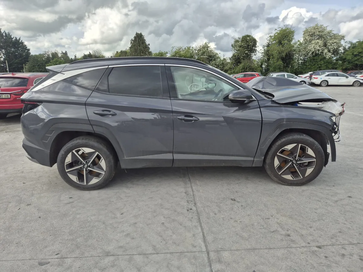 2025 Hyundai Tucson 1.6d *For Parts* - Image 2