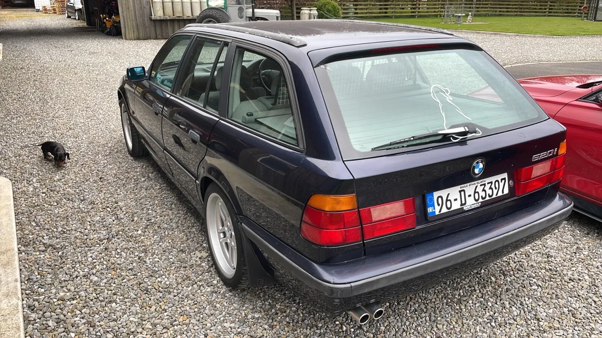 BMW 520i Touring - Image 4