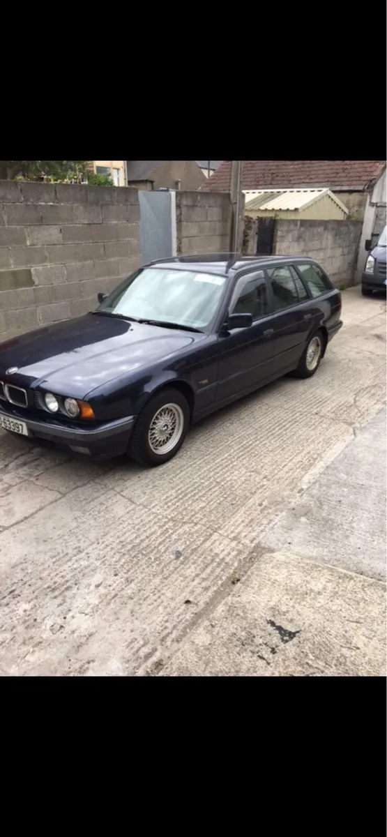 BMW 520i Touring - Image 1
