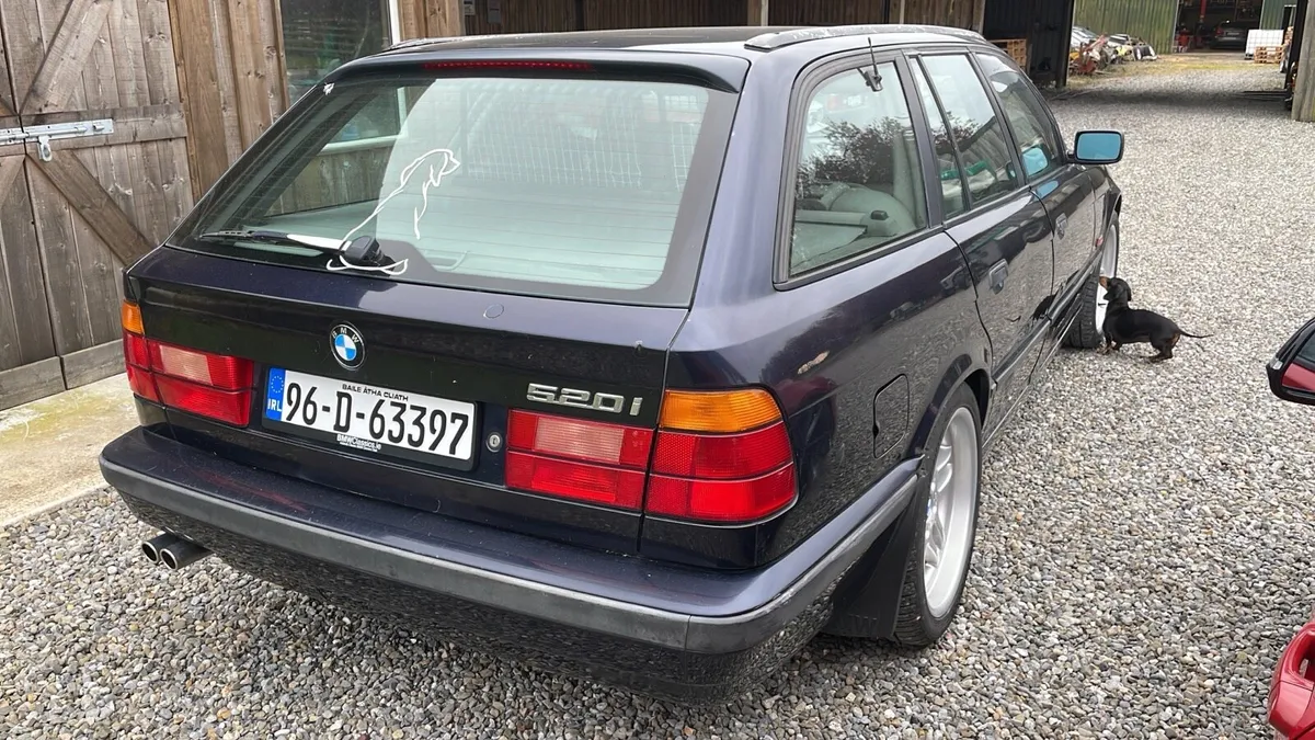 BMW 520i Touring - Image 2