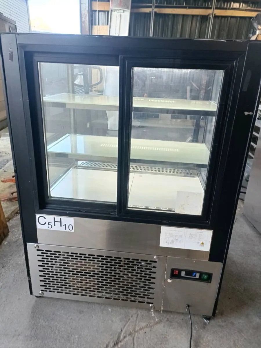 Chilled display cabinet - Image 1