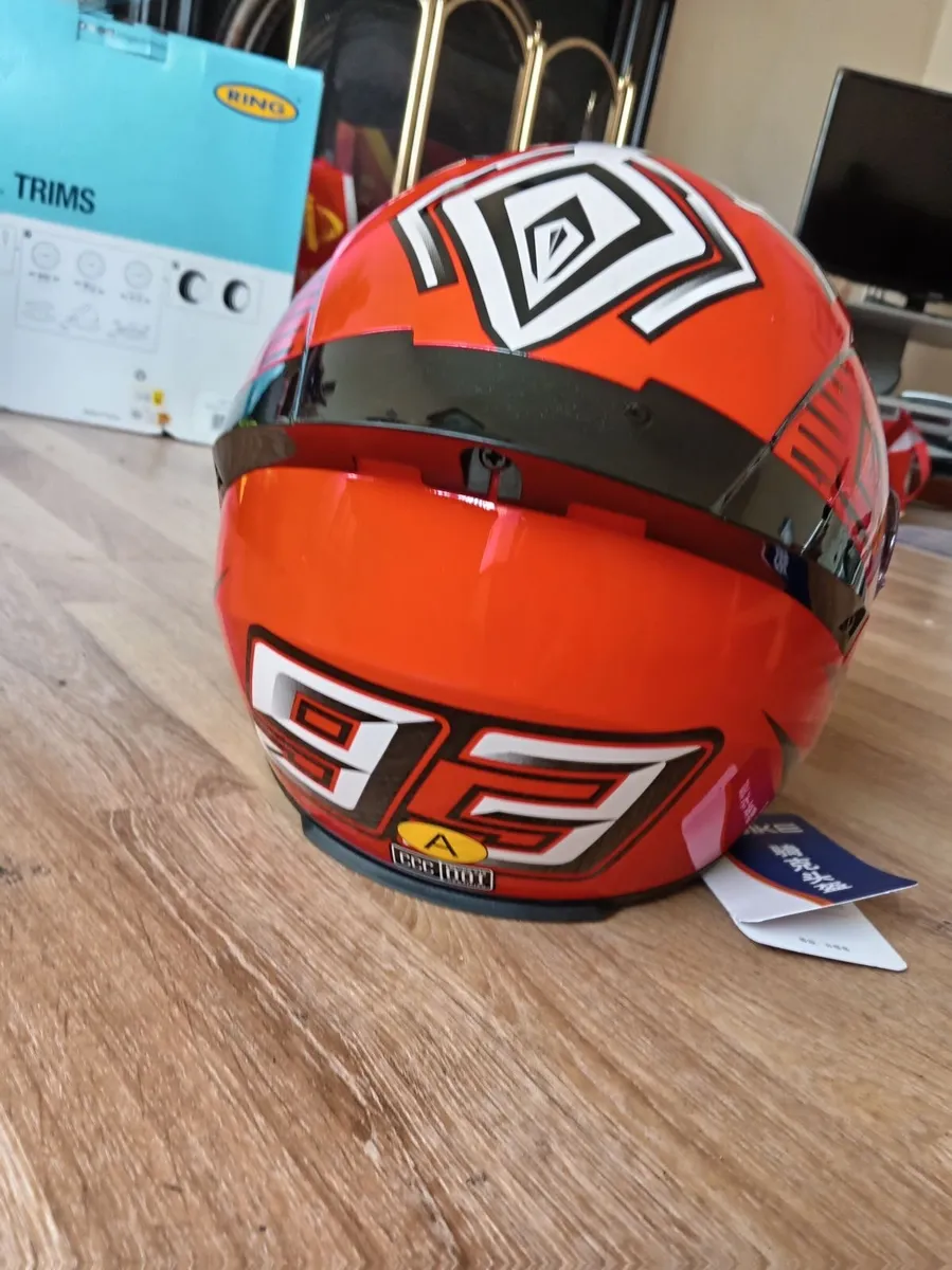 Motorcycle helmet new size xl - Image 2