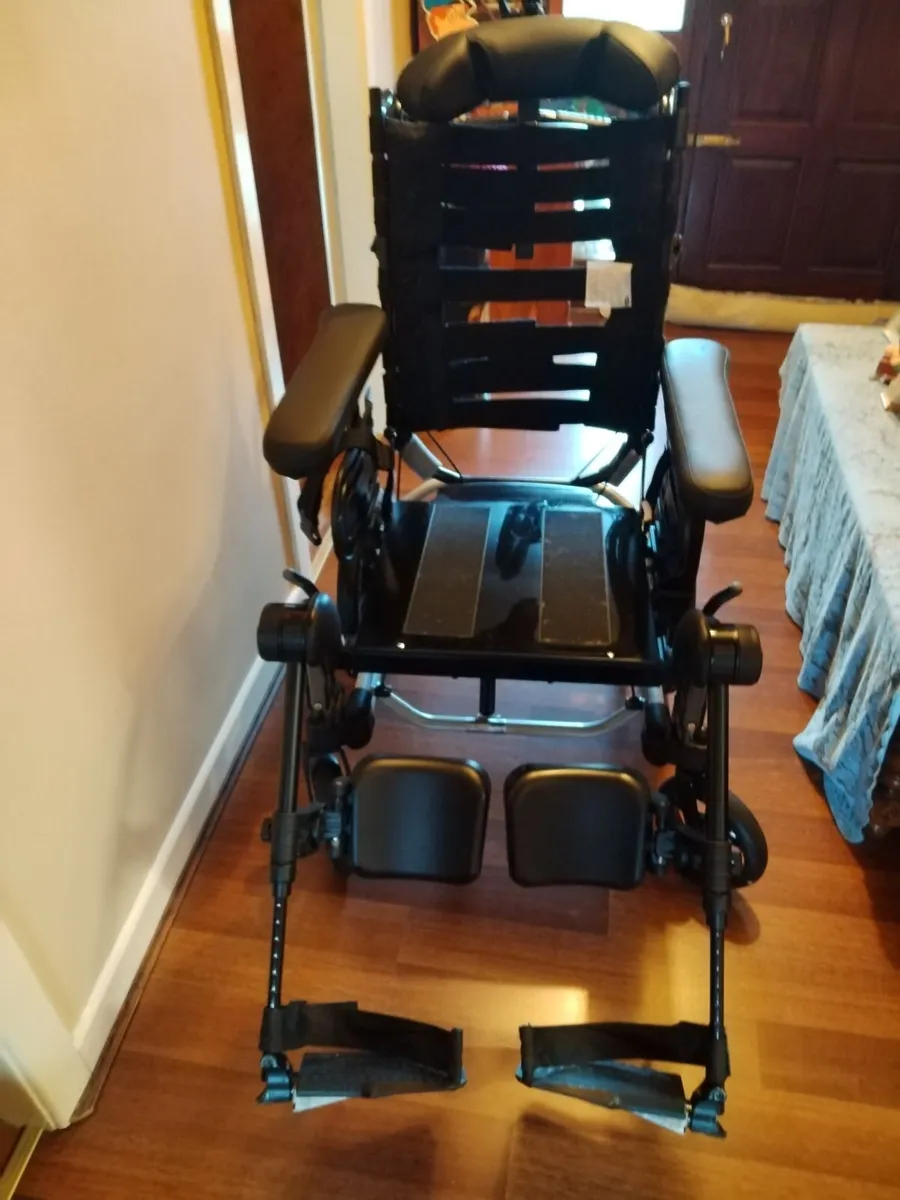 Adult manual Wheelchair - Image 3