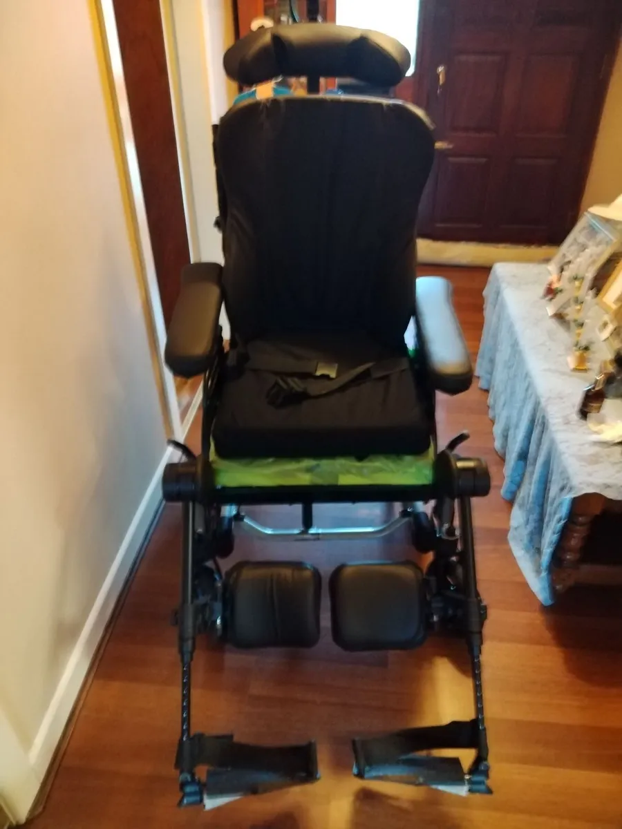 Adult manual Wheelchair - Image 1