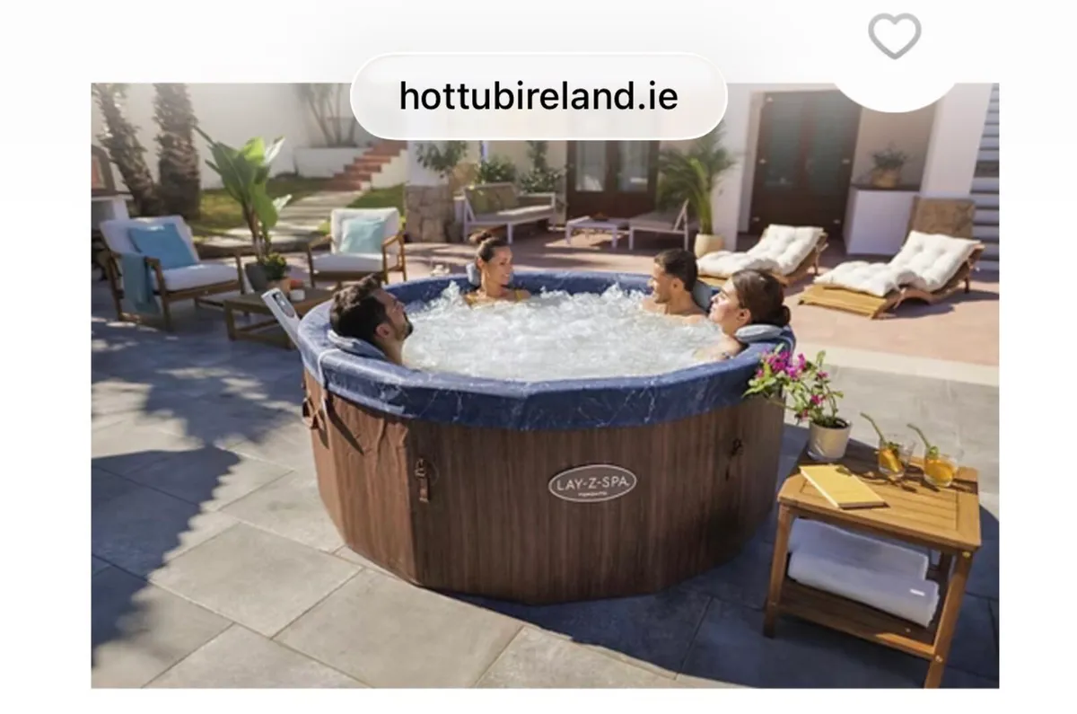 Lay-Z-Spa Toronto AirJet Plus™ Hot Tub - Image 2
