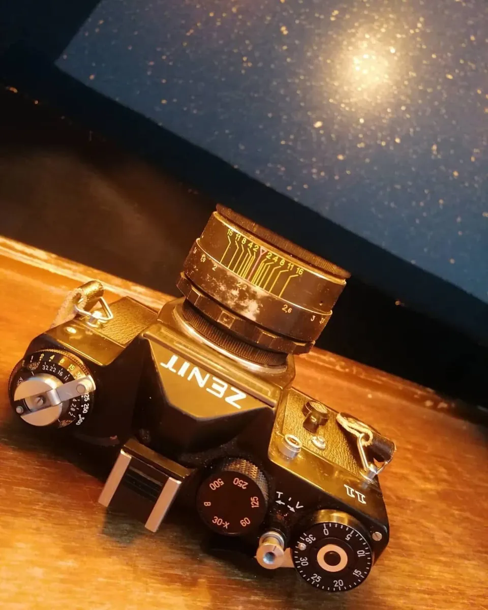 Zenit 11 SLR Camera Lamp. - Image 3