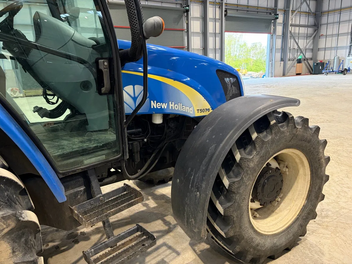 New Holland T5070 - Image 3