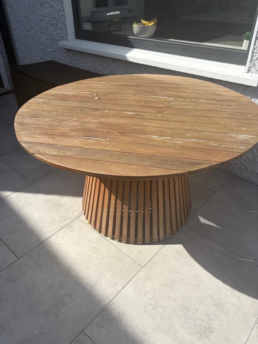 Round teak Garden table