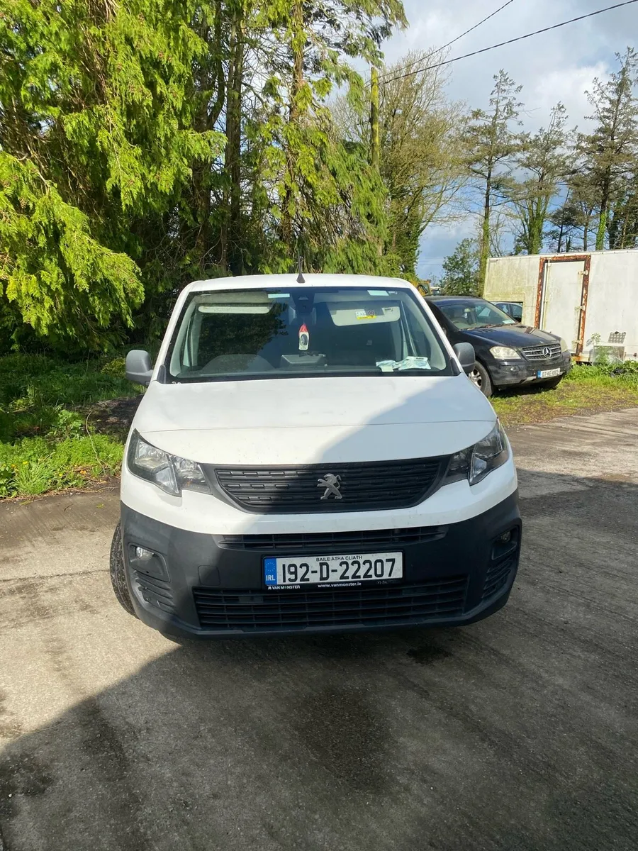2019 Peugeot partner van - Image 1