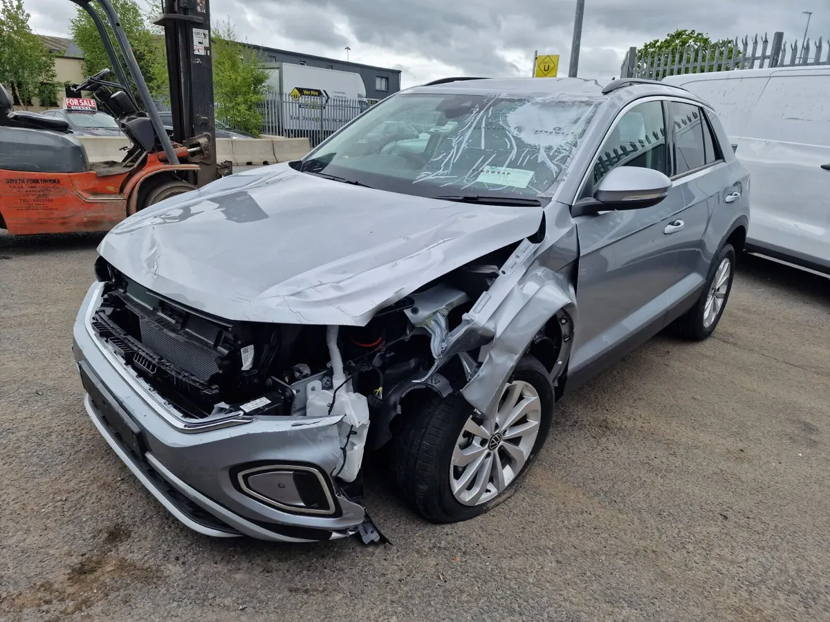 26 VW T-ROC  1.0 TSI (DUSD) FOR BREAKING - Image 1