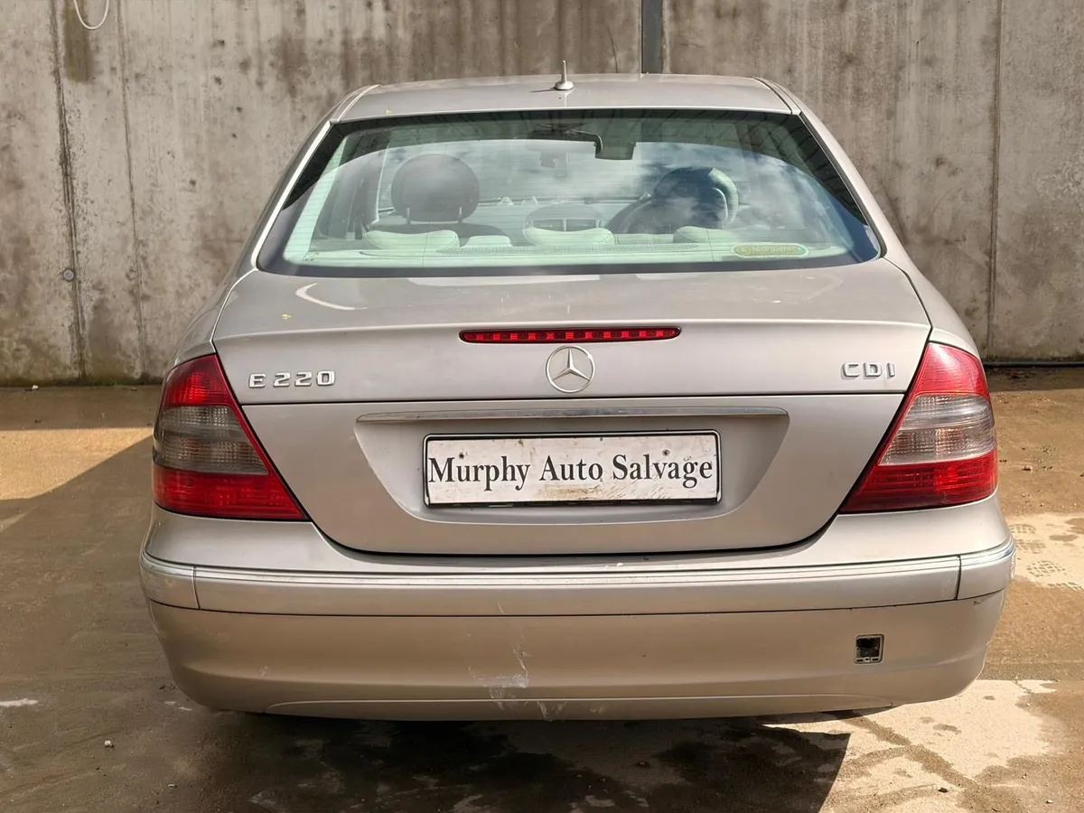 2007 Mercedes Eclass parts - Image 2