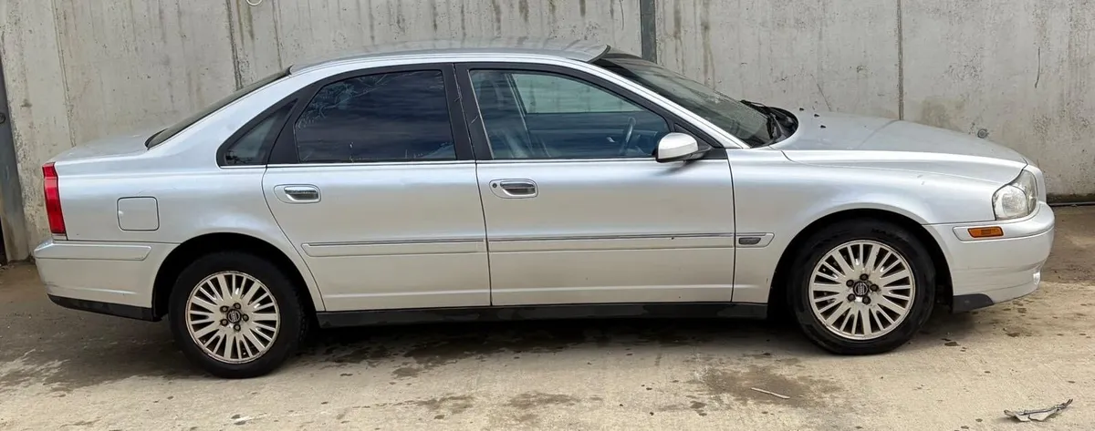 2005 Volvo S80 for parts - Image 4