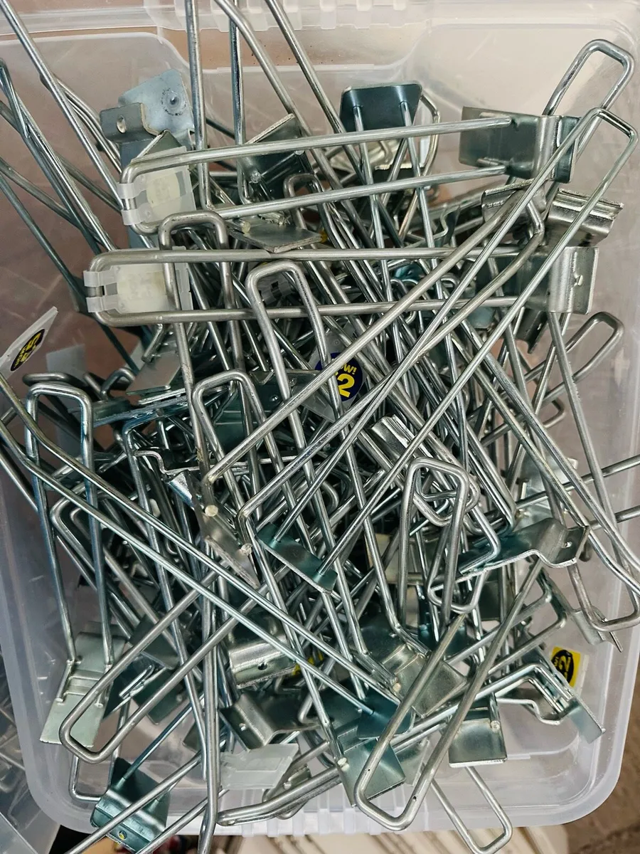 60 CENT SLAT WALL HOOKS SHOP DISPLAY - Image 4