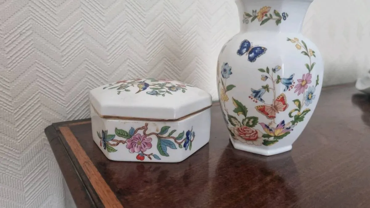 Vintage Anysley Trinket box and Vase - Image 3