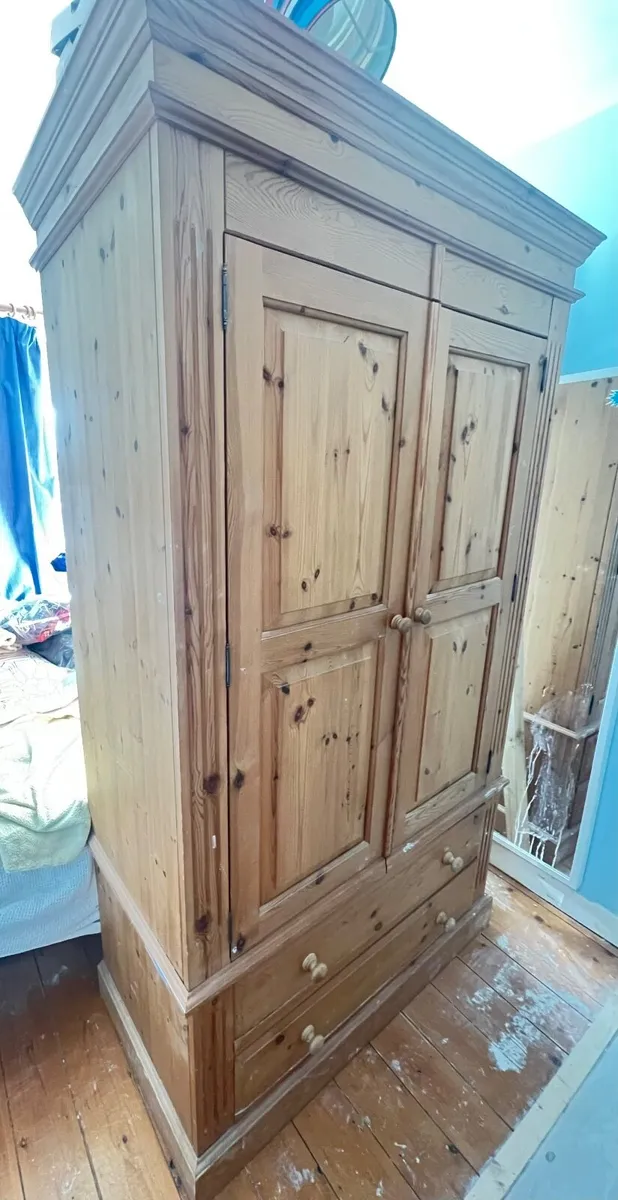 Wardrobe - Image 3