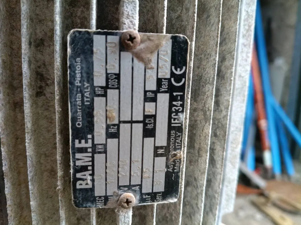 Hydraulic pump and Ram - Image 3