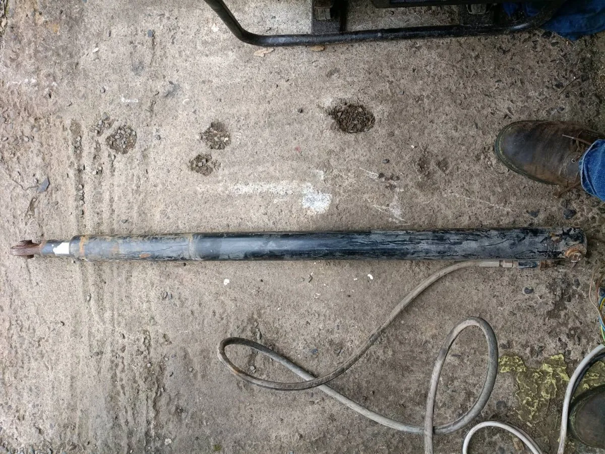 Hydraulic pump and Ram - Image 4