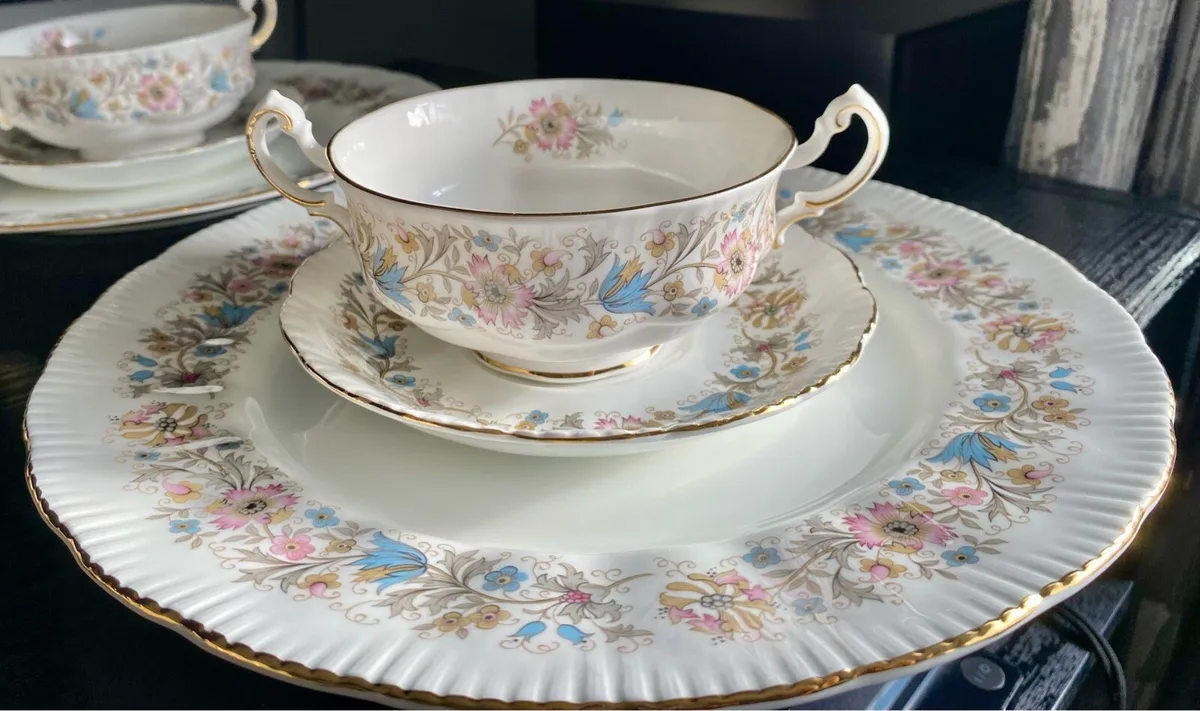 Paragon Meadowvale 18pcs Set China - Image 1