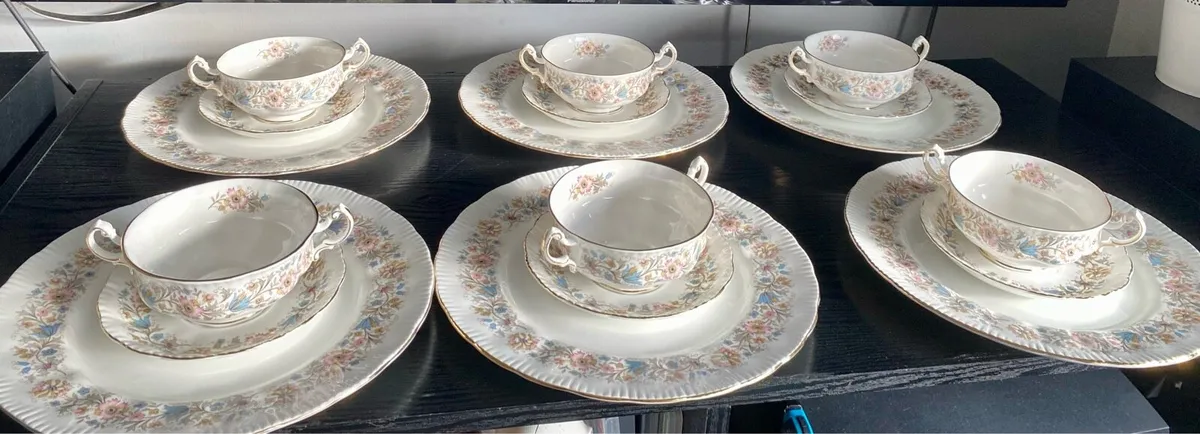 Paragon Meadowvale 18pcs Set China - Image 2
