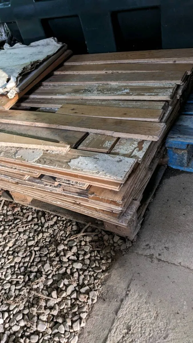 Oak flooring - Image 1
