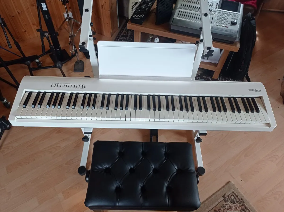 Roland FP-30X Piano Keyboard with Stand & Bench - Image 3