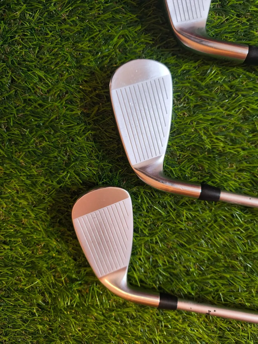Titleist T400  - Set of Irons - Image 4