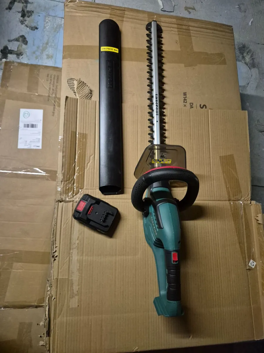 Hedge trimmer - Image 1