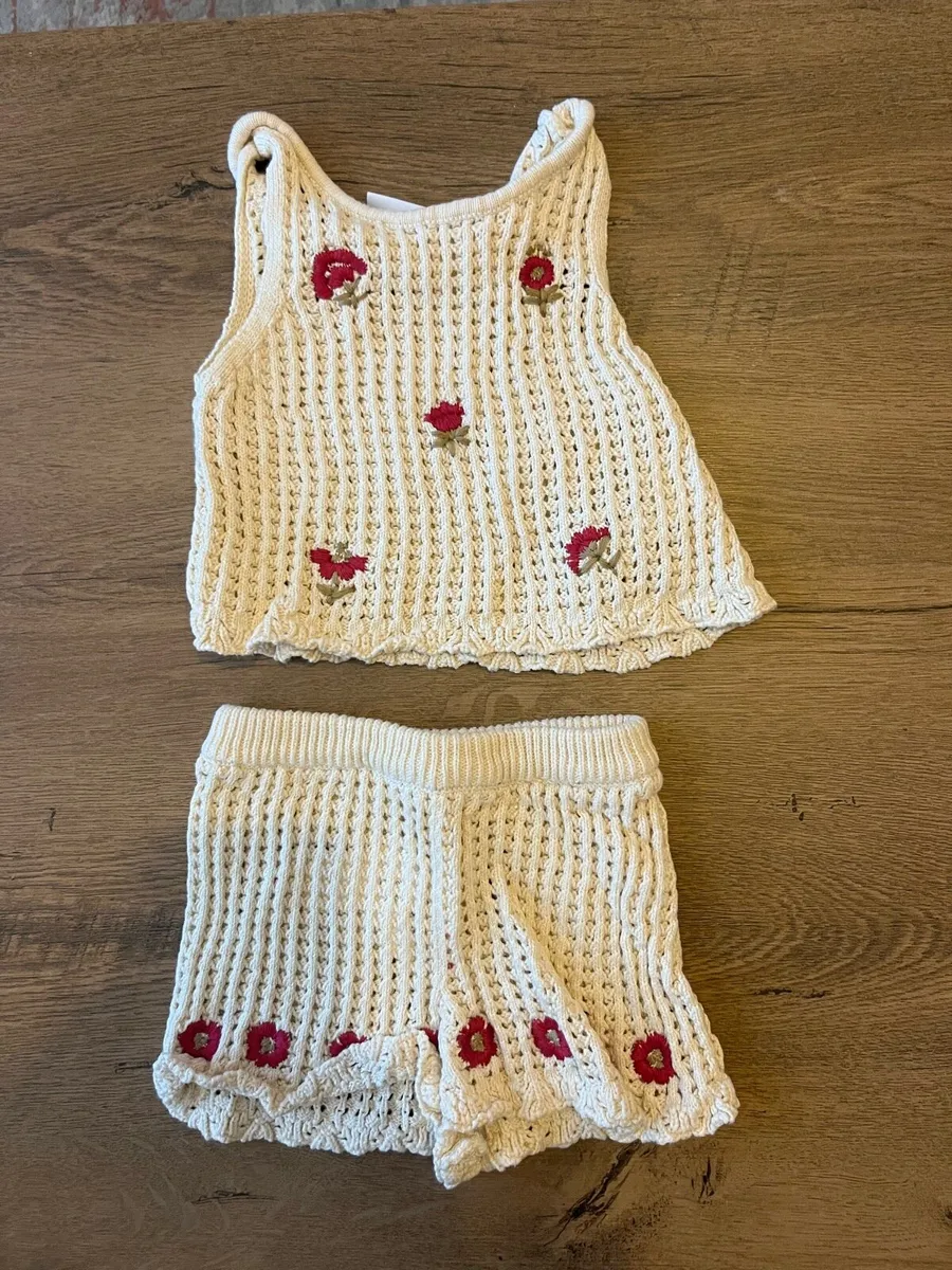 Girls clothes bundle size 12-18 months - Image 1