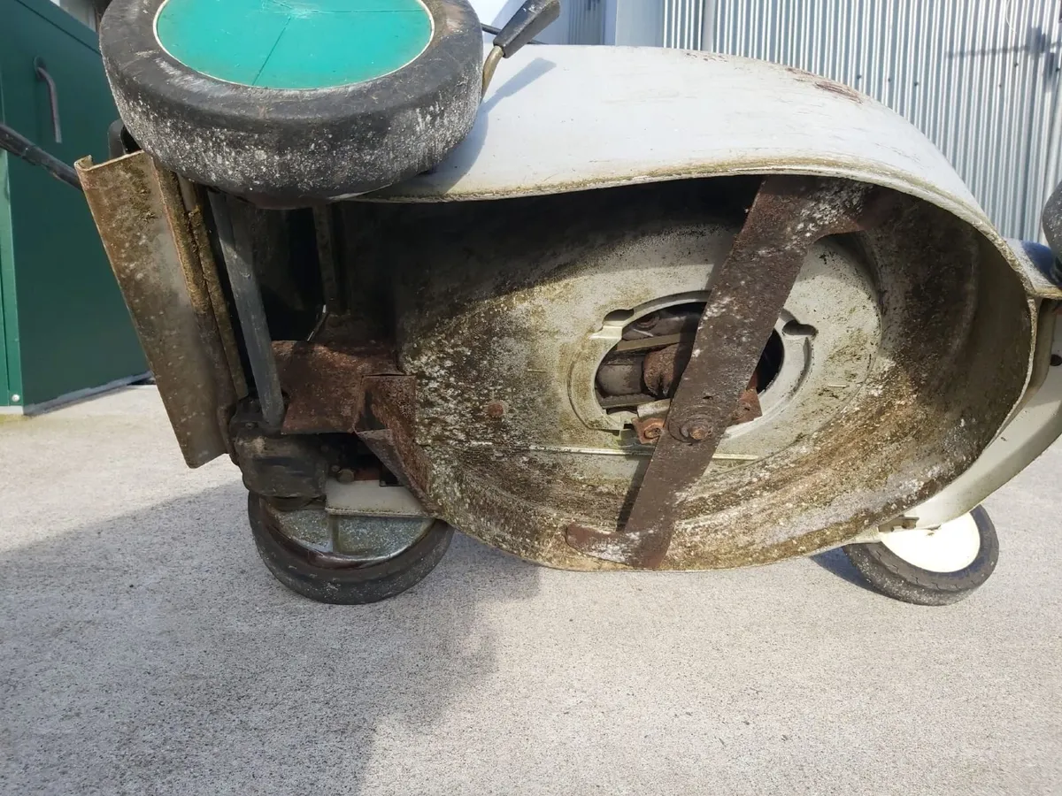 lawnmower very good condition - Image 3