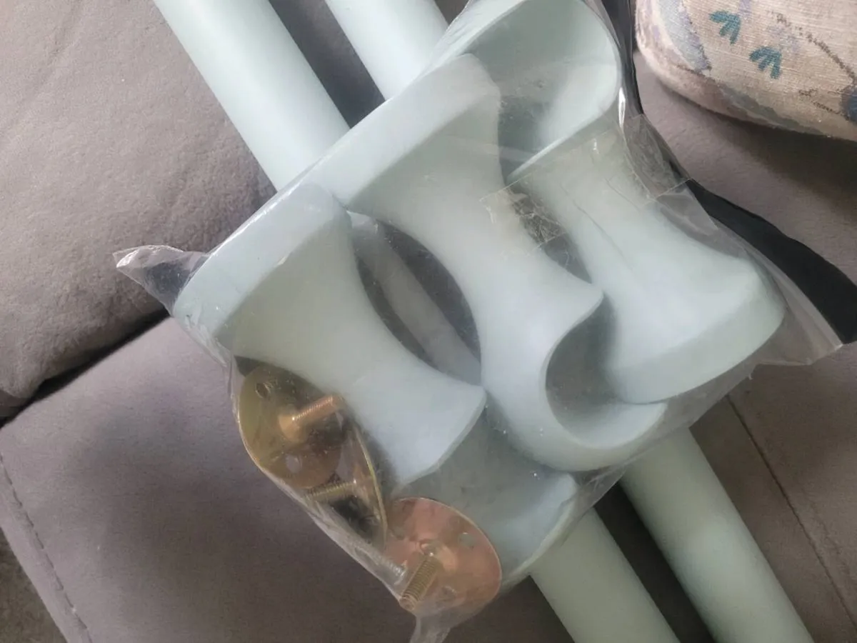 Laura Ashley Curtain Pole. - Image 3