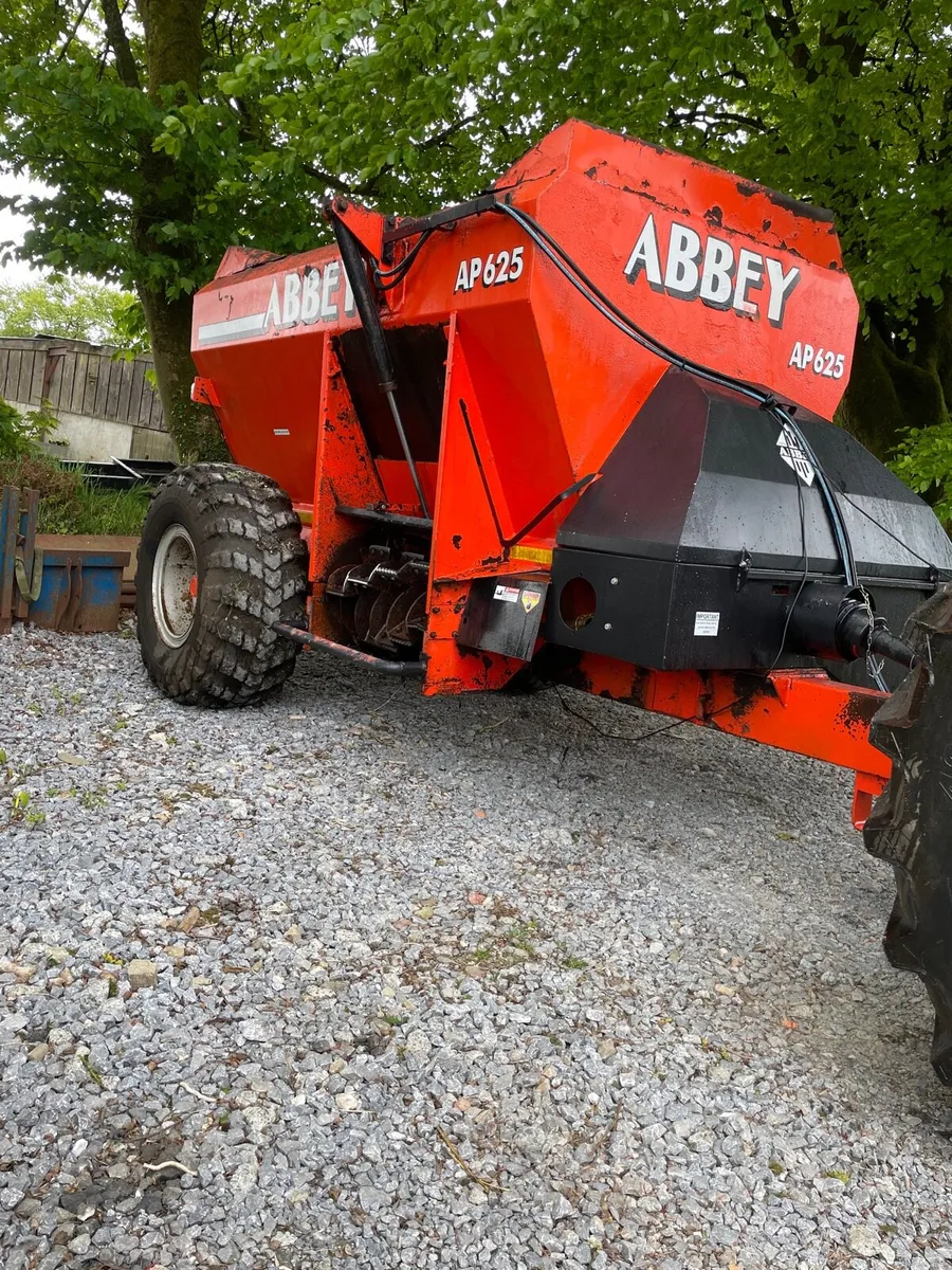 Abbey dung spreader - Image 1