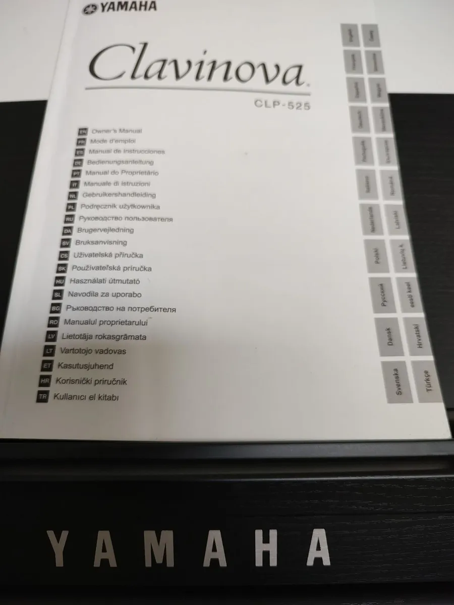 Yamaha Clavinova CLP-525 E-Piano - Image 4