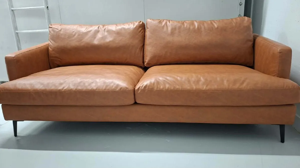 Leather sofa in perfect condition - Image 1