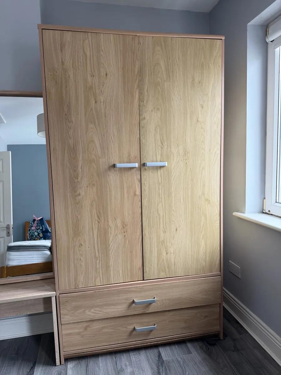 Large wardrobe - Image 1
