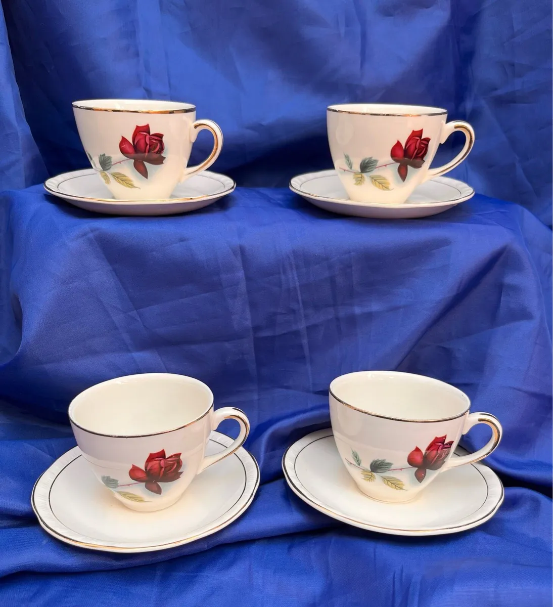 Alfred Meakin Cups and saucers - Image 1