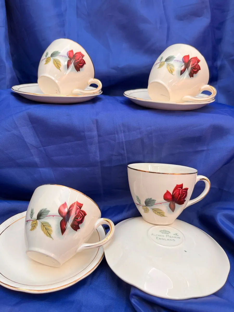 Alfred Meakin Cups and saucers - Image 3