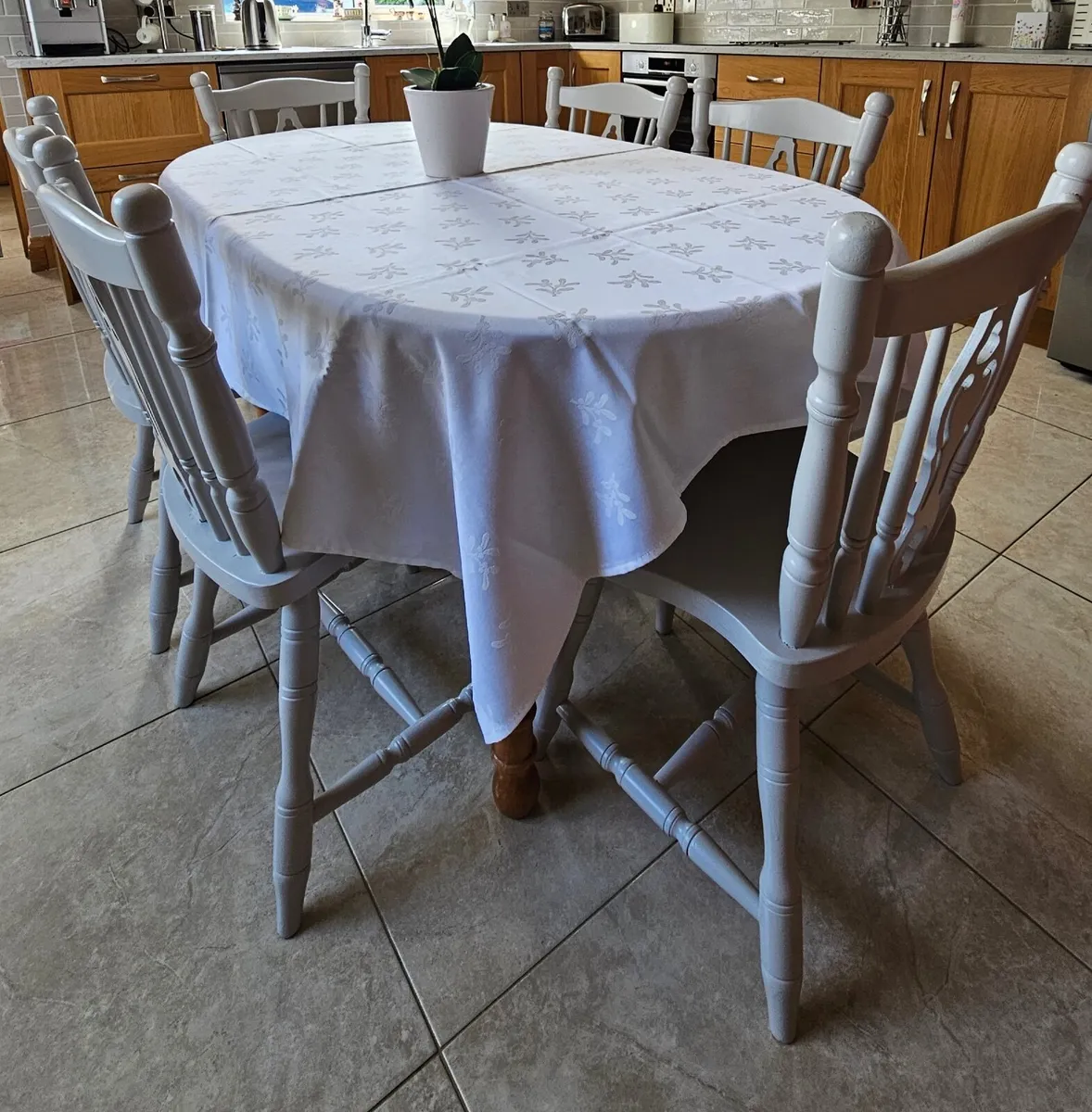 6 Kitchen/Dining Chairs - Image 2