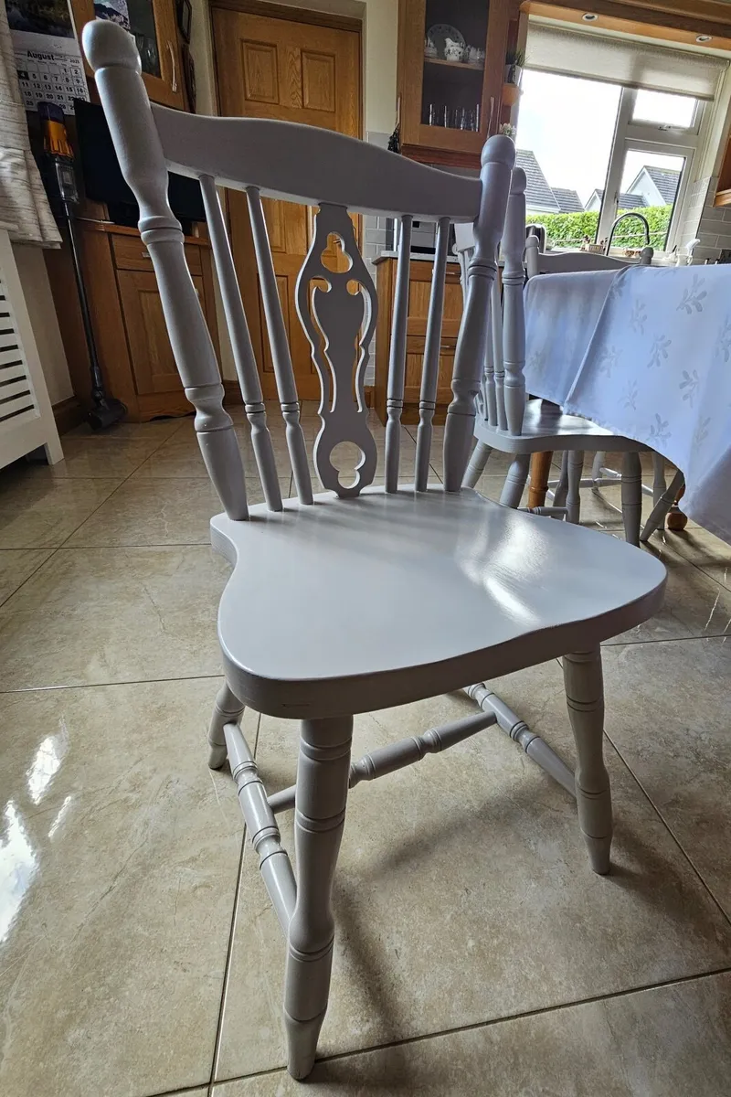 6 Kitchen/Dining Chairs - Image 4