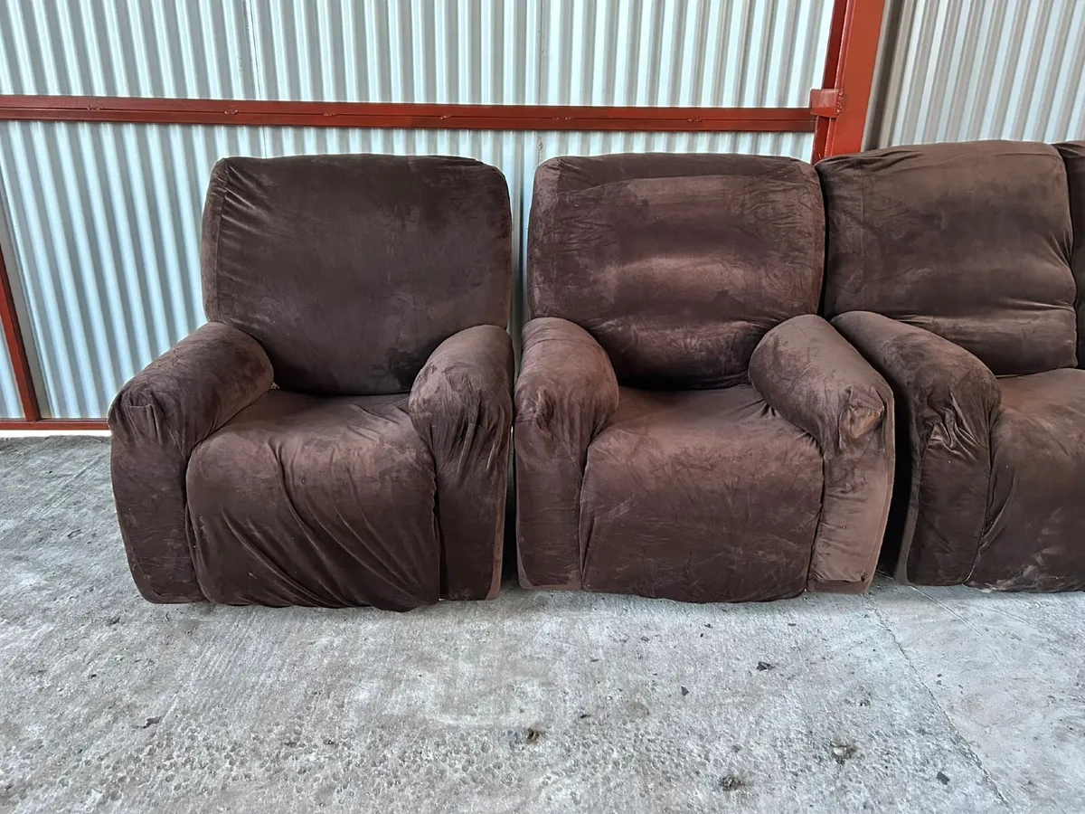Leather Recliner couch/sofa - Image 4