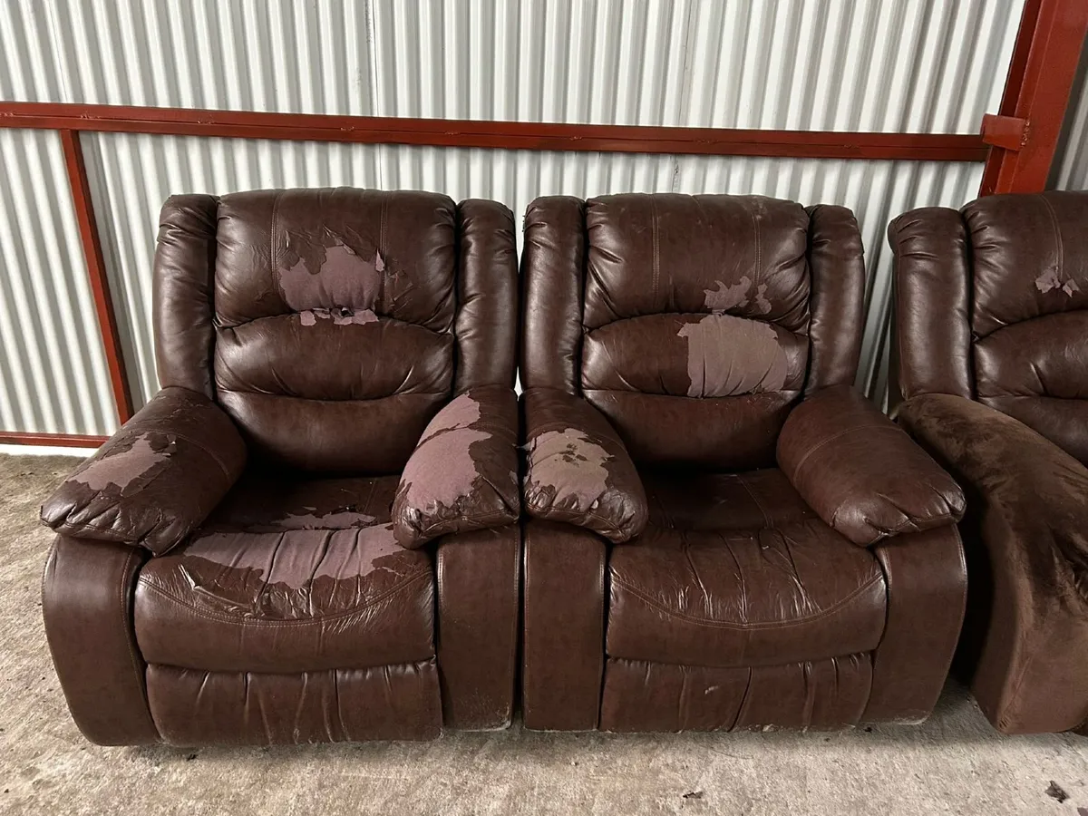 Leather Recliner couch/sofa - Image 2
