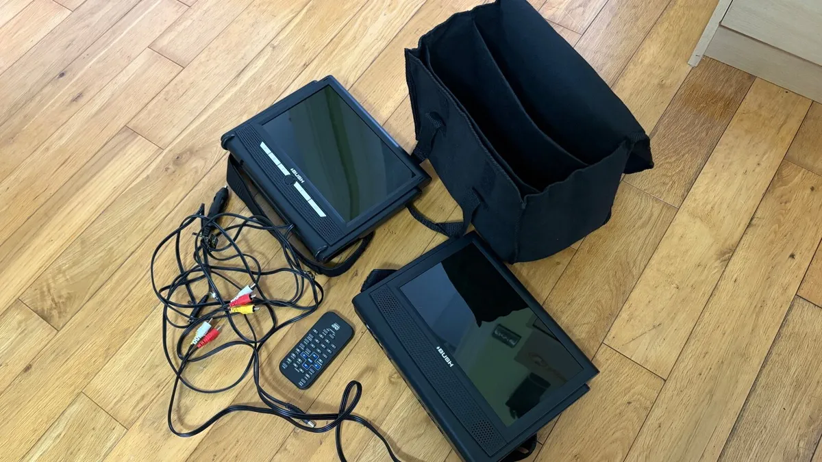 10" Twin Screen In-Car DVD Player - Image 1