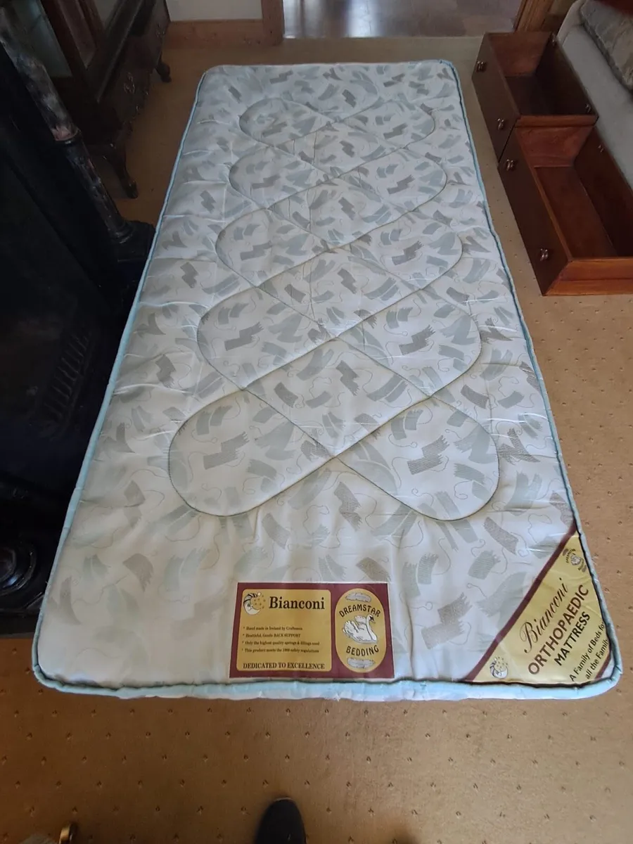 Single bed - Image 2