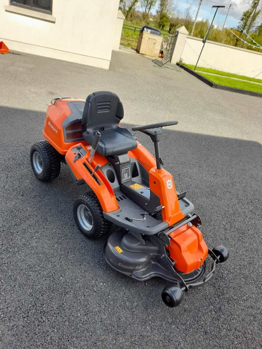 Husqvarna Rider R214TC - Image 1