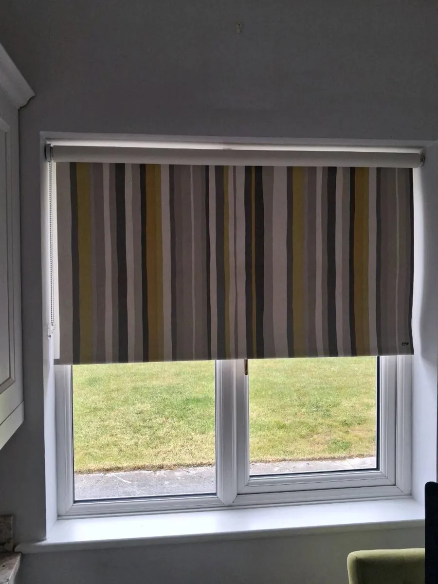 Luxaflex black out blinds - Image 3